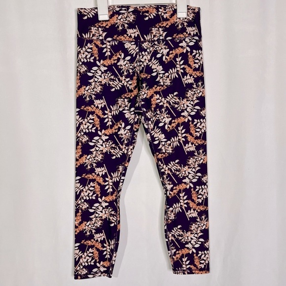 Fabletics Pants - Fabletics Powerhold Mid-Rise Capri Leggings Size Small
